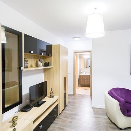 Unique Hotel Apartments Grand Residence Яш Екстериор снимка
