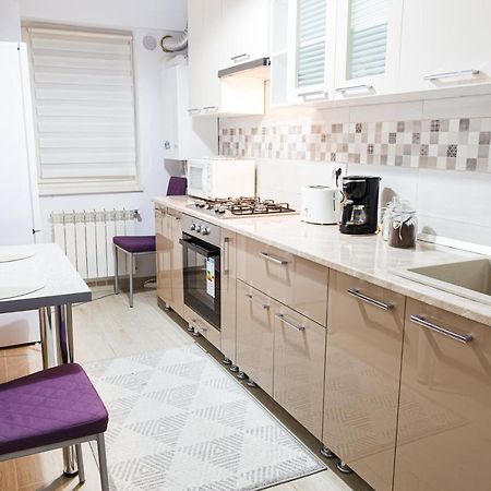 Unique Hotel Apartments Grand Residence Яш Екстериор снимка