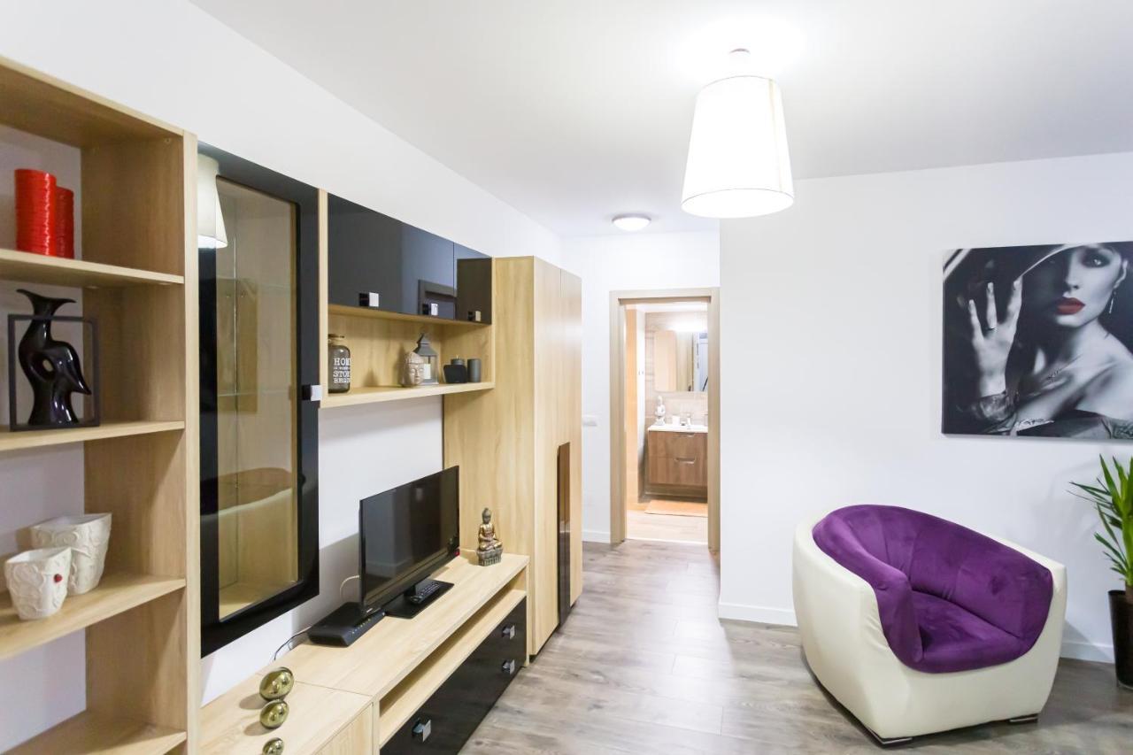 Unique Hotel Apartments Grand Residence Яш Екстериор снимка